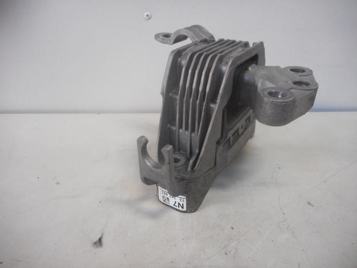 MOTORSTEUN Opel Zafira Tourer (P12) (13v347453n7), Auto-onderdelen, Ophanging en Onderstel, Opel, Gebruikt