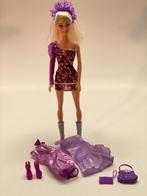 Barbie + 2 kleedjes, Ophalen of Verzenden, Zo goed als nieuw, Barbie