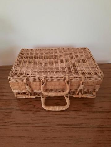 Rieten mandje jaren 70, Hobby en Vrije tijd, Picknickmanden, Ophalen, Zo goed als nieuw