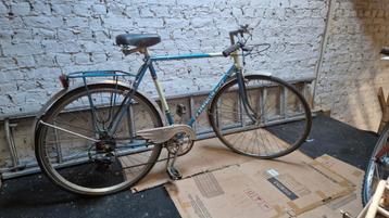 Vintage herenfiets, maat 57, heel mooie lak beschikbaar voor biedingen