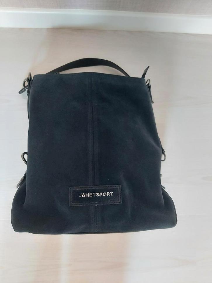 Donkerblauwe daim schoudertas Janet Sport, Handtassen en Accessoires, Tassen | Schoudertassen, Zo goed als nieuw, Ophalen