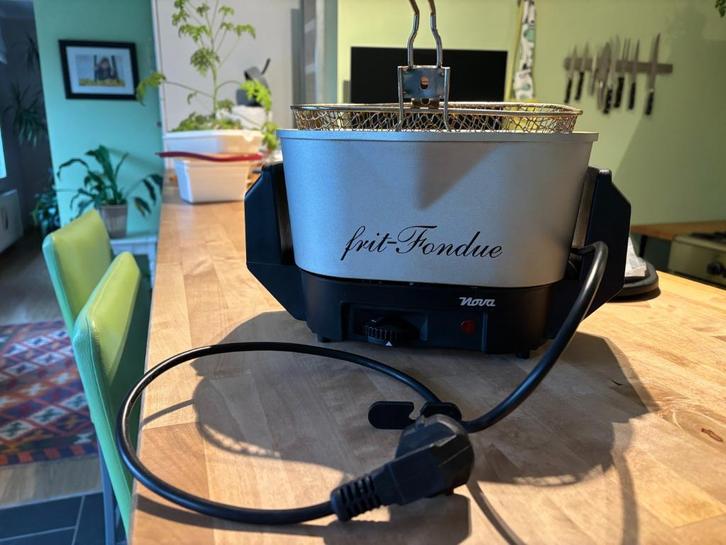 Nova Frit Fondue, Elektronische apparatuur, Frituurpannen, Gebruikt, 1 tot 2 liter, Ophalen