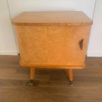 Retro nachtkastje, Huis en Inrichting, Slaapkamer | Nachtkastjes, Gebruikt, Ophalen of Verzenden, Glas, 45 tot 65 cm