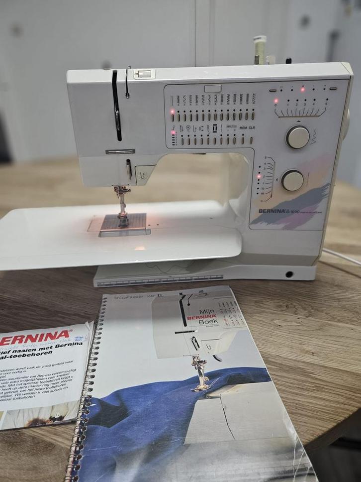 Bernina 1090 Naaimachine Uitstekende Staat, Hobby en Vrije tijd, Naaimachines en Toebehoren, Zo goed als nieuw, Naaimachine, Bernina