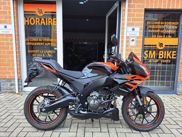 APRILIA TUONO 125 UIT 2024 MET 6.700 KM OP DE TELLER! beschikbaar voor biedingen