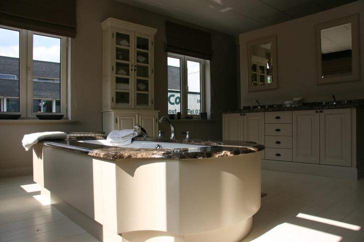 ligbad, Doe-het-zelf en Bouw, Sanitair, Zo goed als nieuw, Bad, Ophalen