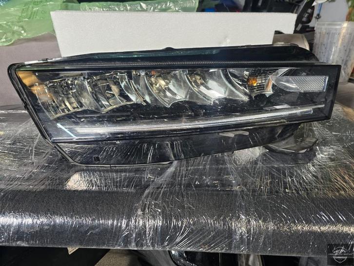 Skoda Octavia 4 2020-2024 Led Koplamp Rechts 5E4941016, Auto-onderdelen, Verlichting, Skoda, Gebruikt
