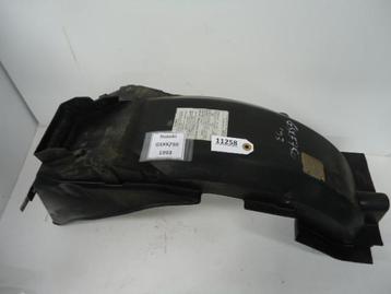 GSX750F 1988 - 1997 Suzuki Batterijbak D1-11190 beschikbaar voor biedingen