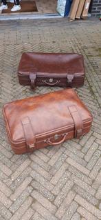 2 vintage koffers valiezen, Bijoux, Sacs & Beauté, Valises, Utilisé, Cuir, Enlèvement ou Envoi
