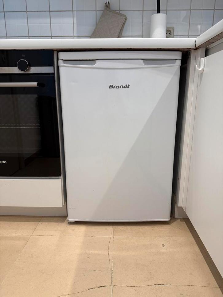 Witte tafelkoelkast met vriesvak - compact & netjes, Elektronische apparatuur, Koelkasten en IJskasten, Gebruikt, Met vriesvak