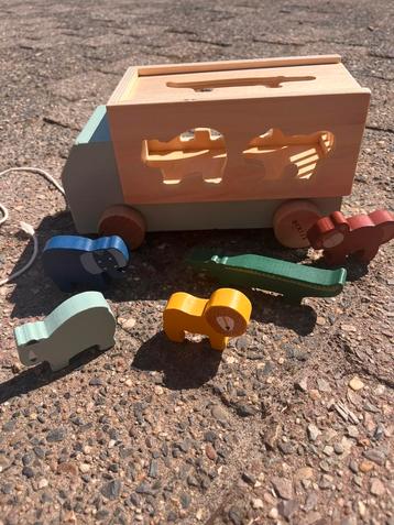 Trixie speelgoedwagen met koord en figuren  beschikbaar voor biedingen