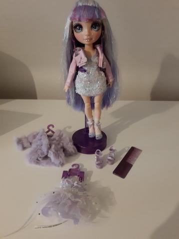 Rainbow High pop - Paars beschikbaar voor biedingen