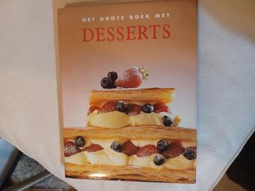 Het grote boek met desserts beschikbaar voor biedingen