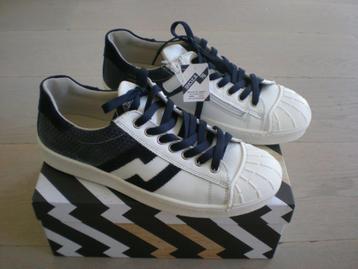 NIEUWE sneakers Sho.e.b. maat 38 beschikbaar voor biedingen