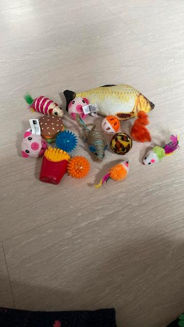 Lot kattenspeelgoed beschikbaar voor biedingen