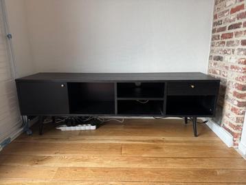 Zwart tv-meubel van Home24 beschikbaar voor biedingen
