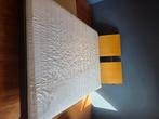 Bed 140x200, Ophalen, 140 cm, Zo goed als nieuw, Twijfelaar