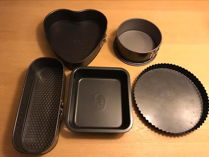 5 bakvormen, Hobby en Vrije tijd, Taarten en Cupcakes maken, Zo goed als nieuw, Bakvorm, Taarten, Ophalen of Verzenden