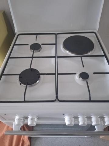 cuisiniere brant servi 2 ans beschikbaar voor biedingen