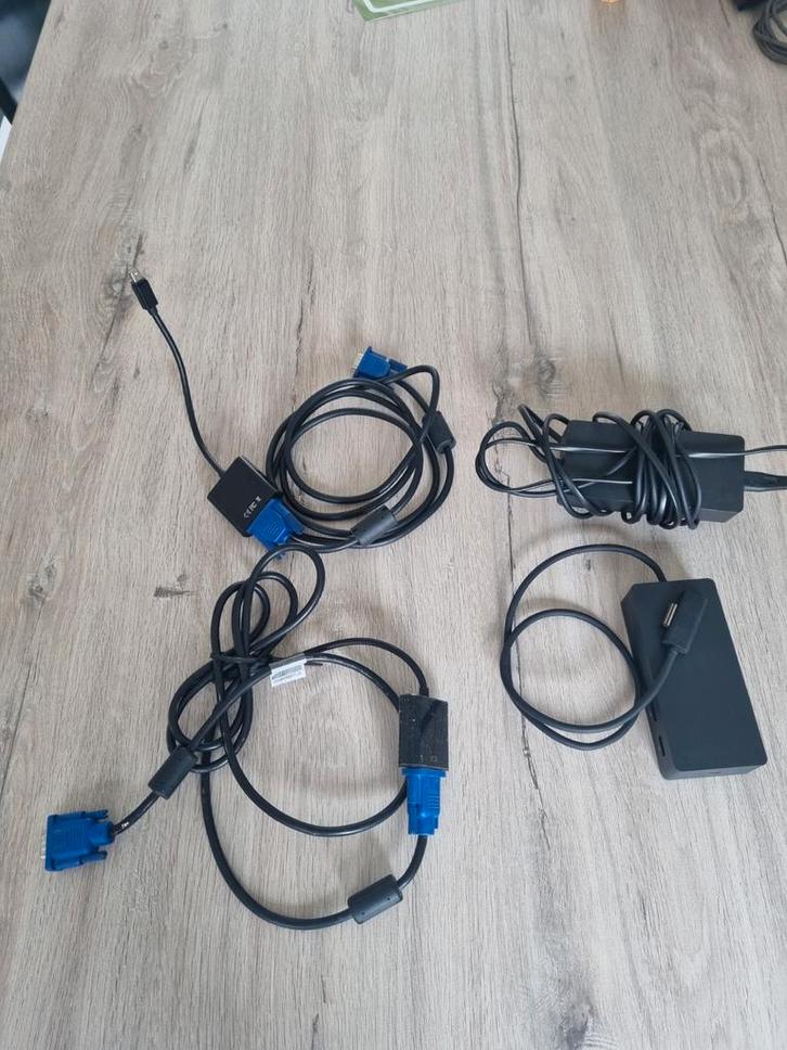 Microsoft surface dock / docking station, Computers en Software, Dockingstations, Zo goed als nieuw, Docking station, Ophalen of Verzenden