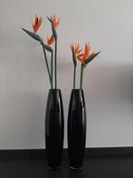 2 grote zwarte vazen met bloemen, Maison & Meubles, Accessoires pour la Maison | Vases, Comme neuf, Enlèvement, Orange