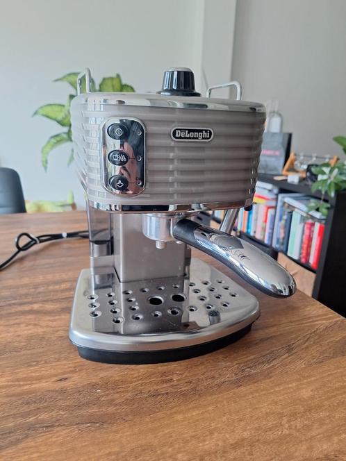 Delonghi scultura, Elektronische apparatuur, Koffiezetapparaten, Zo goed als nieuw, Ophalen of Verzenden