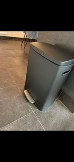 Zwart matte pedaalvuilbak, Huis en Inrichting, Woonaccessoires | Prullenbakken, Ophalen, Zo goed als nieuw