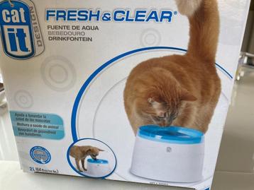 Drinkfontein voor kat en hond beschikbaar voor biedingen