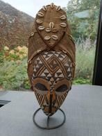 Oud Afrikaans masker. Hoogte: 38 cm op statief., Ophalen of Verzenden