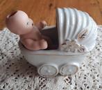 Mini porseleinen kinderwagen en mini porseleinen poppetje, Antiek en Kunst, Ophalen of Verzenden