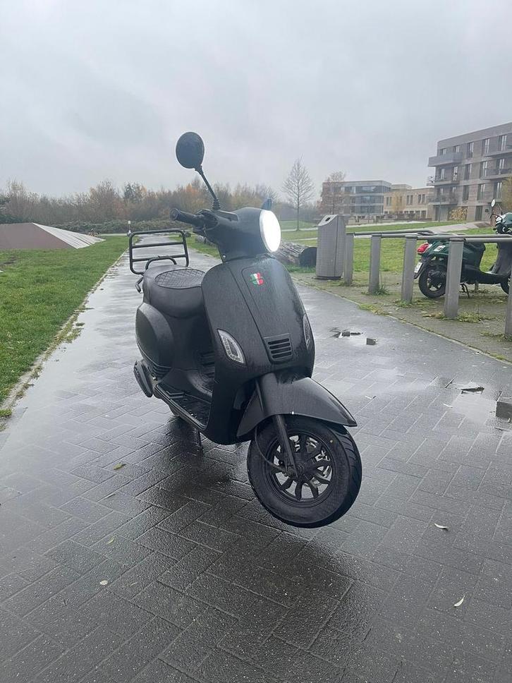 GTS toscana, Fietsen en Brommers, Snorfietsen en Snorscooters, Zo goed als nieuw, Ophalen of Verzenden