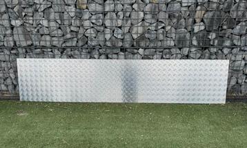 nieuwe aluminium traanplaat stukken 3,5/4,5 mm beschikbaar voor biedingen