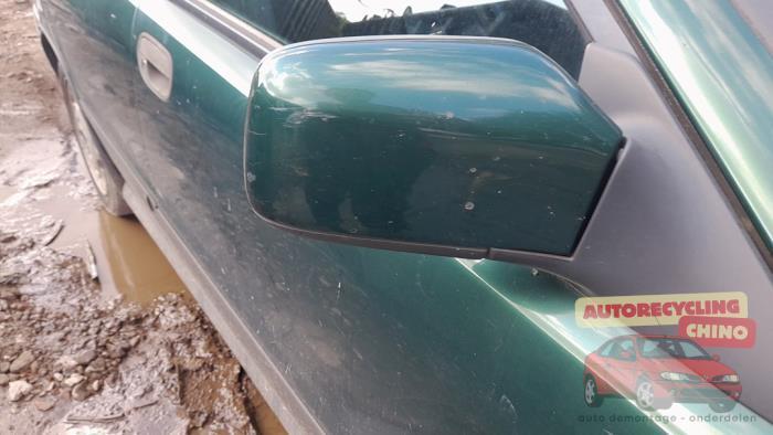 Rétroviseur extérieur droit d'un Volvo V40, Autos : Pièces & Accessoires, Rétroviseurs, Volvo, Utilisé, 3 mois de garantie, Enlèvement ou Envoi