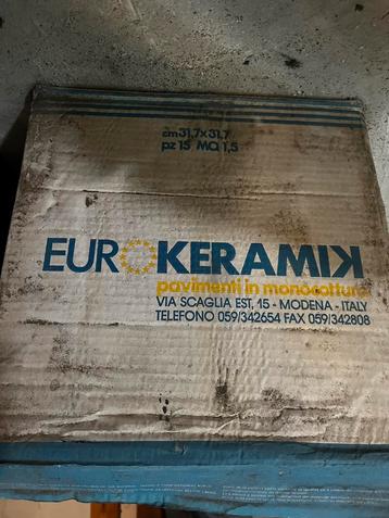 Tegels beige 30 stuks beschikbaar voor biedingen