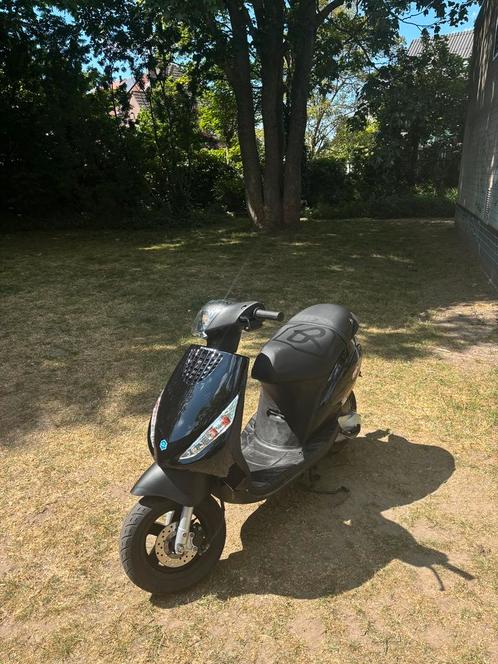 Piaggio zip 2t, Fietsen en Brommers, Scooters | Piaggio, Zo goed als nieuw, Zip, Klasse B (45 km/u), Tweetakt, Ophalen