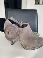 Muis grijze pumps maat 38, Kleding | Dames, Ophalen, Zo goed als nieuw, Pumps