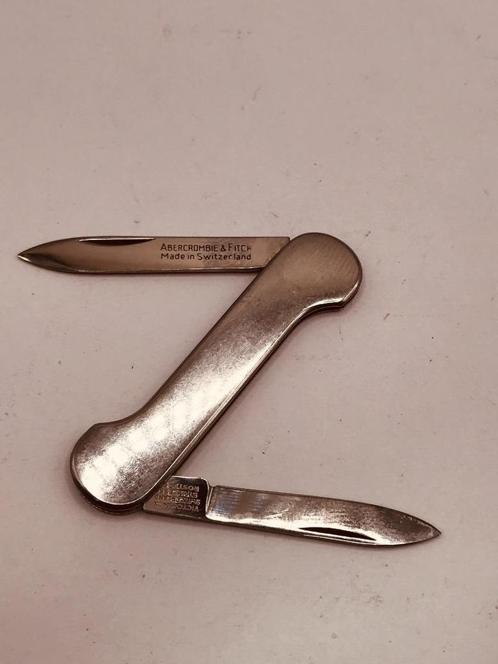 RARE* Victorinox Victoria Princess DOG BONE Abercrombie & Fi, Caravans en Kamperen, Kampeergereedschap, Gebruikt, Verzenden