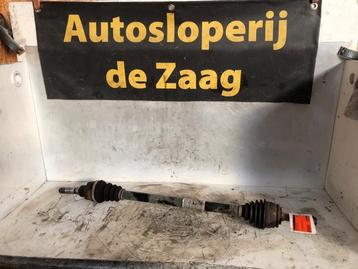 Aandrijfas rechts-voor van een Peugeot 208 beschikbaar voor biedingen