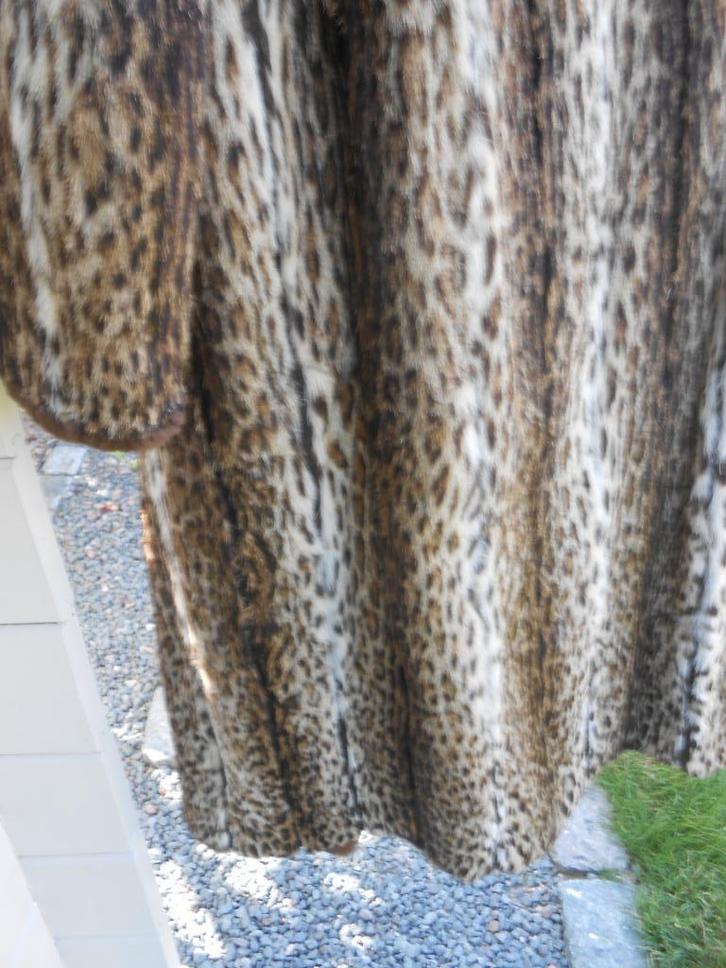 MANTEAUX , TOUTES SORTES DE FOURRURES LEOPARD ect...., Antiquités & Art, Antiquités | Vêtements et Textile, Enlèvement