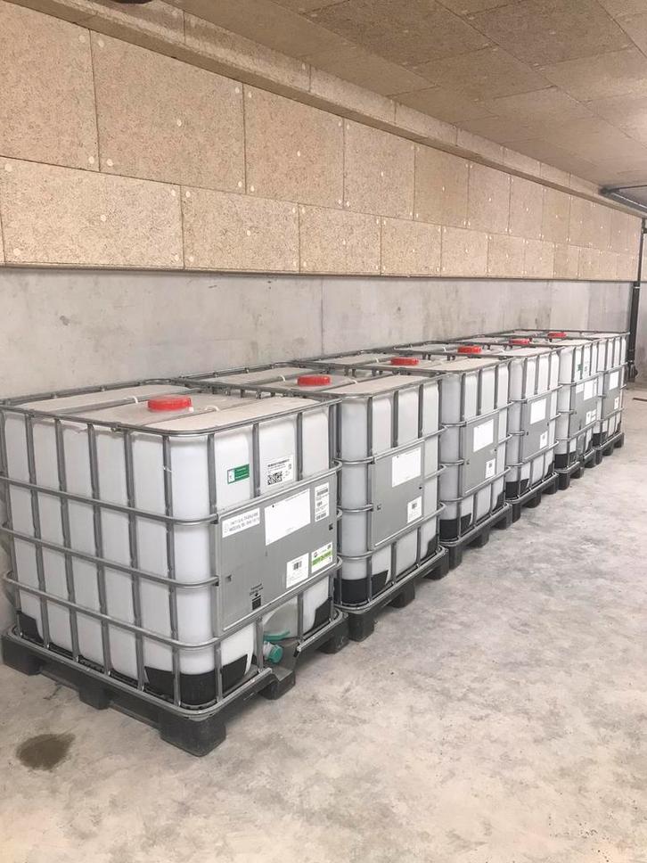 Regentonnen 1000l te koop, Tuin en Terras, Regentonnen, Zo goed als nieuw, Kunststof, 150 liter of meer, Ophalen