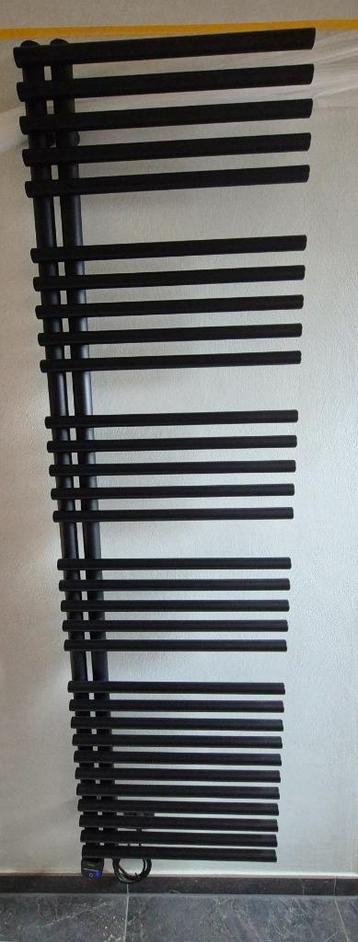 Handdoekradiator 934w zwart beschikbaar voor biedingen