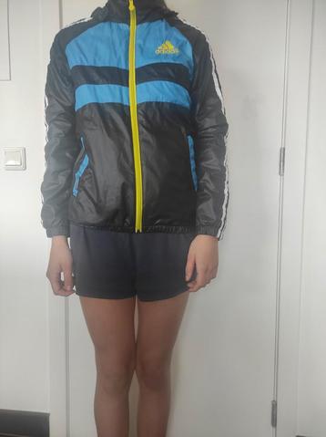 Vintage sportief Adidas vestje beschikbaar voor biedingen