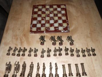 Schaakspel in mooie staat. beschikbaar voor biedingen