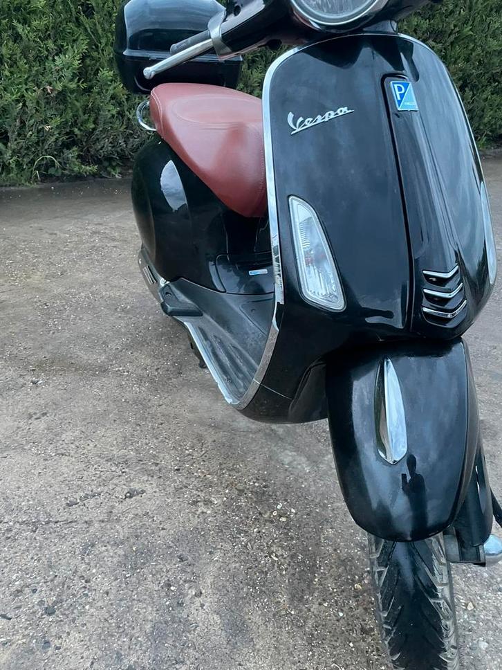 Vespa primavera 50cc 4takt, Fietsen en Brommers, Brommers | Vespa, Zo goed als nieuw, Overige modellen, Klasse B (45 km/u), Ophalen
