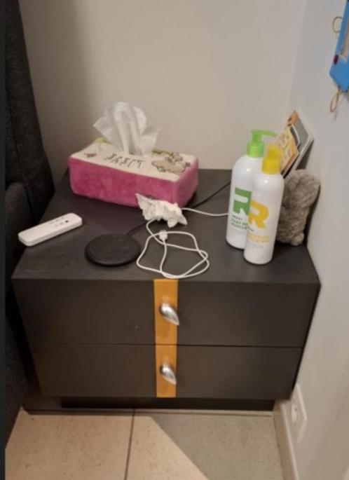 nachtkastje zwart 2x, Huis en Inrichting, Slaapkamer | Nachtkastjes, Zo goed als nieuw, Hout, Ophalen
