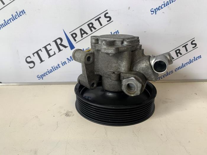 Stuurbekrachtiging Pomp van een Mercedes Sprinter, Auto-onderdelen, Besturing, Mercedes-Benz, Gebruikt, 3 maanden garantie, Ophalen of Verzenden