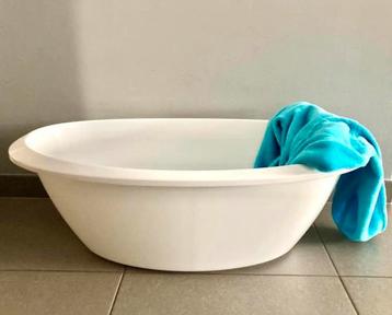 Babybadje + badjas 2 jaar + potje beschikbaar voor biedingen