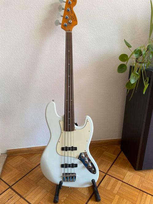 Fretloze sx jazz bass, Muziek en Instrumenten, Snaarinstrumenten | Gitaren | Bas, Fretloos, Ophalen