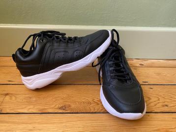 Als nieuwe zwarte sneakers . Merk: twins & trackstyle. Mt 40 beschikbaar voor biedingen