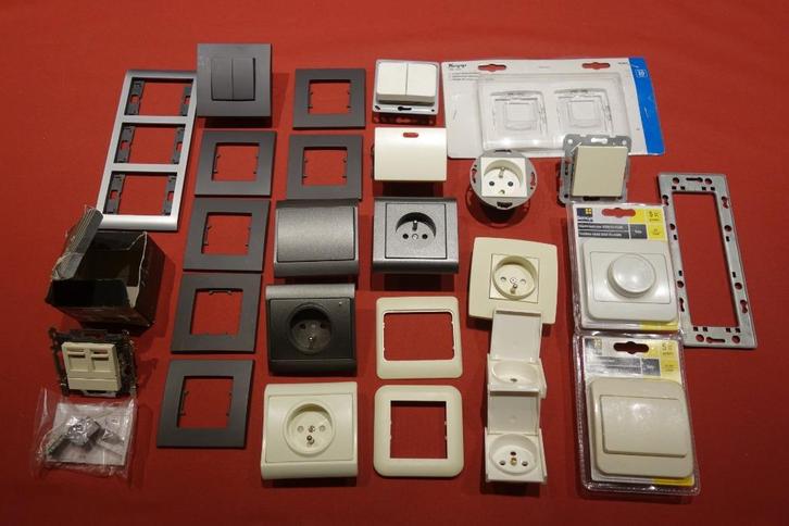 Allerlei schakelmateriaal van veel merken, Doe-het-zelf en Bouw, Bouwverlichting, Zo goed als nieuw, Ophalen of Verzenden